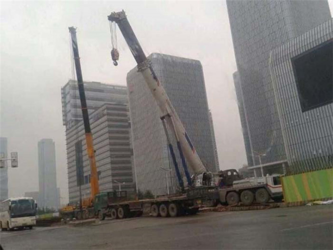 曲阳县25吨吊车能吊多重设备？